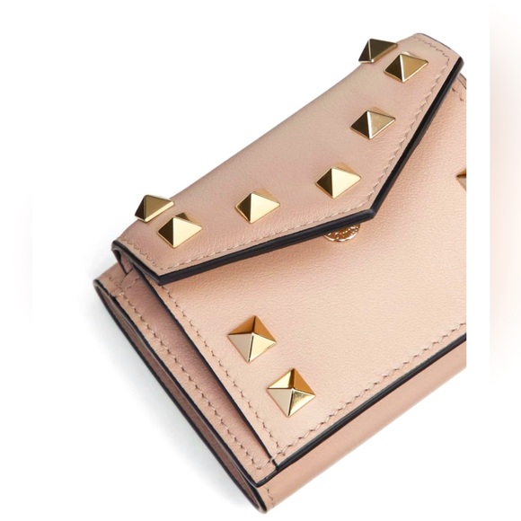 EUC VALENTINO GARAVANI Gold Rockstud Front Flap Mini Trifold Pale Pink Wallet - Picture 2 of 14
